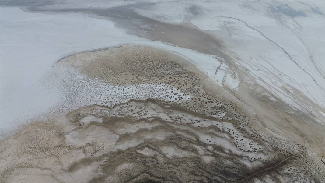 Tuz Gölü can çekişiyor! 130 bin futbol sahasından 13 bine düştü 1